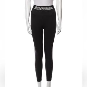 Balenciaga logo set. Pants and bra with logo waistband & stitching in grey. Sm